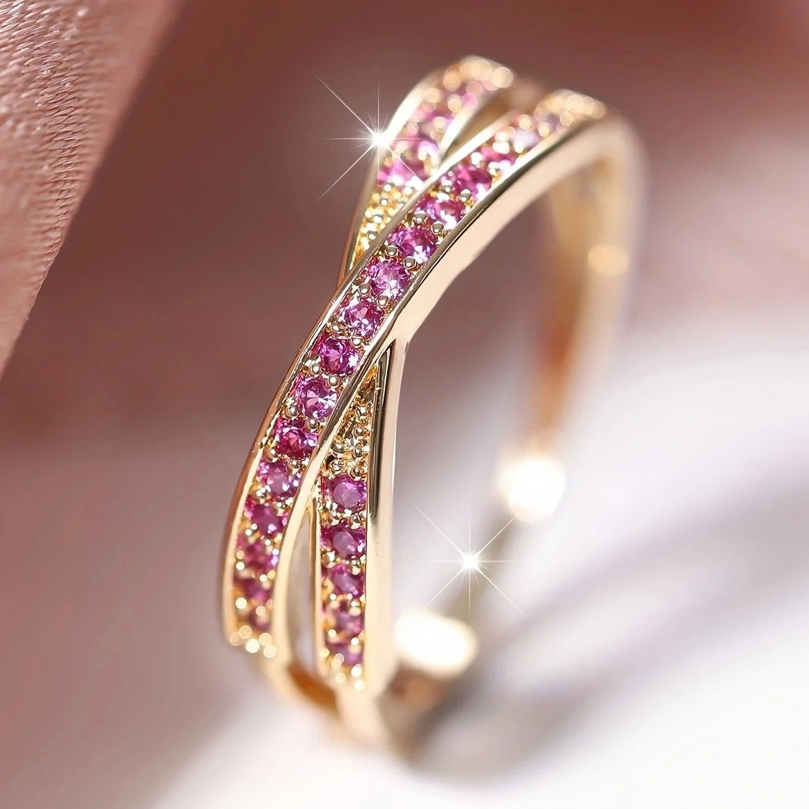 AURELUX Crossed Emerald Sparkle Ring