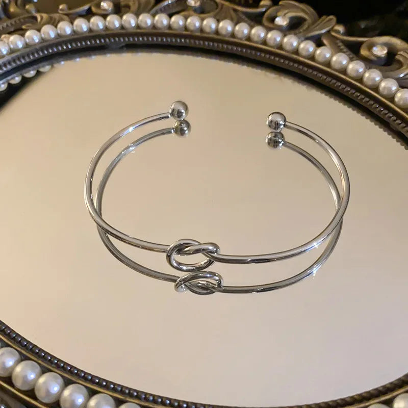 AURELUX Infinity Knot Bangle